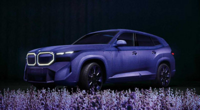 (FOTO) Ce legătură poate avea Naomi Campbell cu SUV-ul BMW XM - Photo