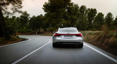 Design revizuit și tehnologii de ultimă generație. Audi lansează un facelift pentru e-tron GT - Photo