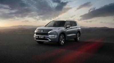 (FOTO) Mitsubishi a prezentat oficial noua generație Outlander PHEV - Photo