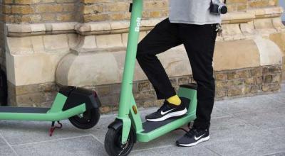 Cum o simplă călătorie cu o trotinetă închiriată te poate costa peste 6.000 lei! Cazul unui bărbat din capitală - Photo