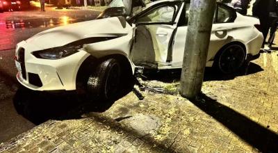 BMW M3, care s-a tamponat într-un pilon de electricitate, a fost scos la vânzare! Proprietarul vrea peste 20.000 euro! - Photo