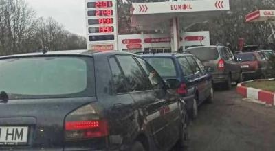 Din cauza crizei de gaz în Stânga Nistrului, șoferii transnistreni formează cozi la benzinării - Photo