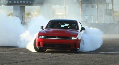 Dodge Charger în Europa: putere americană cu opțiuni electrice și termice, din 2025 - Photo