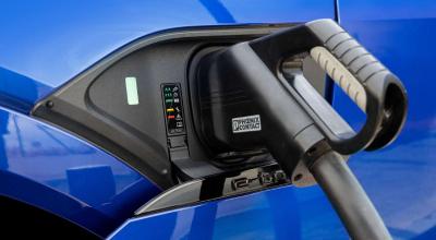 Explozie pe piața auto: vânzările de mașini electrice și hibride au crescut cu 25% în 2024 - Photo