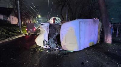 Impact violent pe șoseaua Muncești. Șoferul unui Mercedes a pierdut controlul asupra volanului - Photo