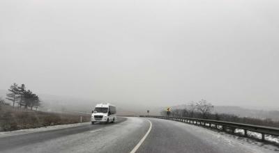 Pe traseele din țară, s-ar putea forma ghețuș. ASD răspândește material antiderapant - Photo