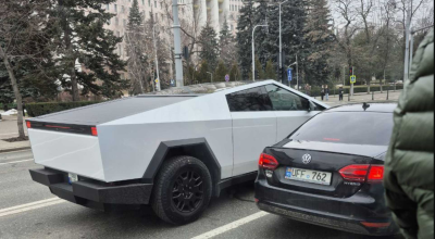 Deja pe drumurile din capitală. Tesla Cybertruck, recent important, surprins pe bd. Ștefan cel Mare - Photo