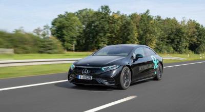 Mercedes-Benz primește undă verde pentru utilizarea farurilor turcoaz pe vehiculele autonome - Photo