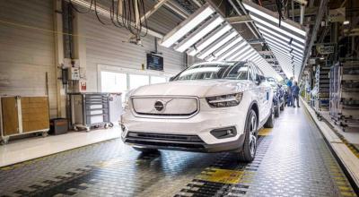 Volvo anunță rechemarea a peste 450.000 de vehicule din cauza unei defecțiuni software la camera marșarier - Photo