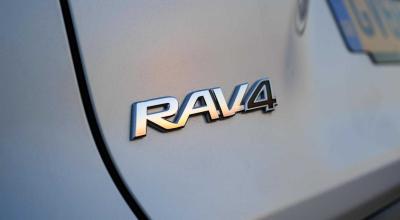 (FOTO) Toyota RAV4 2025: primele imagini oficiale și detalii înaintea lansării globale - Photo