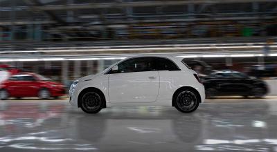 Fiat 500 Ibrida: primele imagini oficiale și detalii despre viitorul model hibrid produs la Torino - Photo
