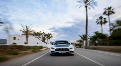 Mercedes-Maybach SL 680 Monogram redefinește luxul cu detalii din piele Nappa și motor V8 Biturbo - Photo