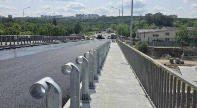 (FOTO) A început asfaltarea podului peste râul Bâc, de pe șoseaua Balcani - Photo