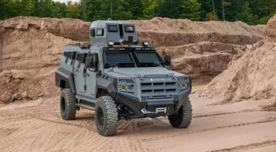 Brigada „Fulger” a primit două vehicule blindate donate de UE. Care sunt costurile pentru fiecare vehicul - Photo