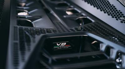 Lamborghini pariază pe viitorul motoarelor cu combustie. Combustibilii sintetici promit să le salveze - Photo