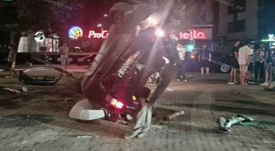 Accident grav în Chișinău. Patru persoane, printre care doi copii, au ajuns la spital după ce o Dacia s-a inversat - Photo