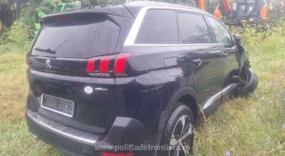 Mașină furată, descoperită la vama Albița. Un bărbat cu dublă cetățenie este cercetat pentru tăinuire - Photo