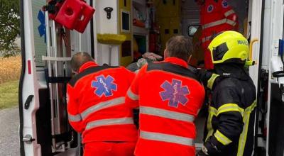 Un tânăr de doar 21 de ani a fost transportat la spital, în stare inconștientă, după ce s-a izbit într-un copac - Photo