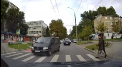 (VIDEO) A fost prins și amendat. Un șofer din capitală, sancționat pentru depășire pe trecere pentru pietoni - Photo