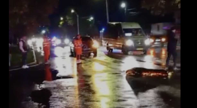 O femeie de 59 de ani, spulberată de un automobil. Traversa strada neregulamentar - Photo