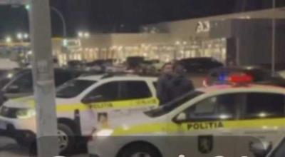 O șoferiță a încurcat accelerația cu frâna și a accidentat un copil de 3 ani, care acum se află în comă - Photo