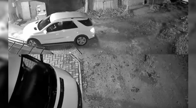 Doi copii, 13 și 15 ani, documentați de oamenii legii. Au furat un Mercedes și au provocat un accident - Photo