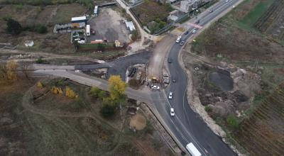 Drumarii construiesc încă un sens giratoriu la Peresecina. Proiectul este finalizat în proporție de 52% - Photo