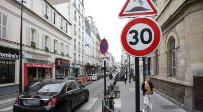 În centrul istoric al Romei, limita de viteză este limitată la 30 km/h. Autoritățile își doresc să reducă numărul de accidente - Photo