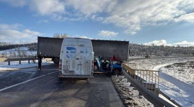 Accident cu implicarea a 3 vehicule la Anenii Noi. Mai multe persoane au avut nevoie de îngrijiri medicale - Photo