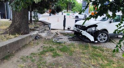 Un șofer ar fi suferit stop cardiac la volan și ar fi provocat un accident rutier. Bărbatul a decedat - Photo